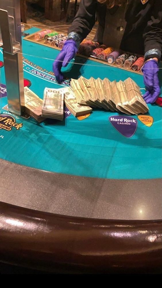 پاکستان کے Hollywood Casino کھلاڑیوں کے لیےجیک پاٹ گیم